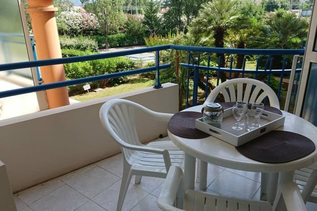 T2 Climatise A 5 Minutes A Pied De La Plage Avec Parking, Piscine Et Wifi เฟรฌูส ภายนอก รูปภาพ