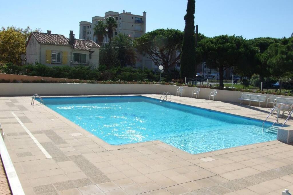 T2 Climatise A 5 Minutes A Pied De La Plage Avec Parking, Piscine Et Wifi เฟรฌูส ภายนอก รูปภาพ